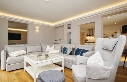 Bergen auf Ruegen Apartment | Ruhig und Idyllische Lage, Ahoi Erlebnisbad Gratis - Gutshaus Silvitz Fewo 01 - Gutshaus Silvitz