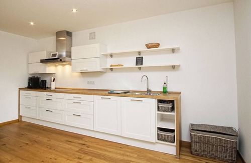 Bergen auf Ruegen Apartment | Ruhig und Idyllische Lage, Ahoi Erlebnisbad Gratis - Gutshaus Silvitz Fewo 01 - Gutshaus Silvitz