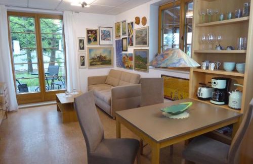 Eichenbuhl Apartment | Ruhige, charmante Ferienwohnung "Im Erftal"