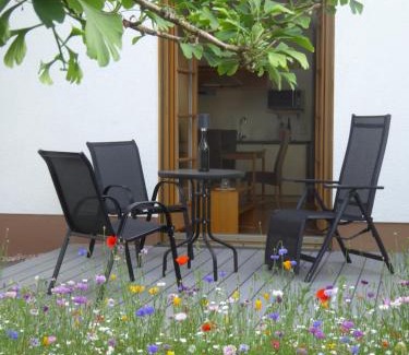 Eichenbuhl Apartment | Ruhige, charmante Ferienwohnung "Im Erftal"