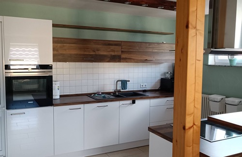 Losheim am See Condo | Ruhige Familienfreundliche Ferienwohnung Direkt im Hochwald