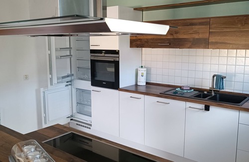 Losheim am See Condo | Ruhige Familienfreundliche Ferienwohnung Direkt im Hochwald