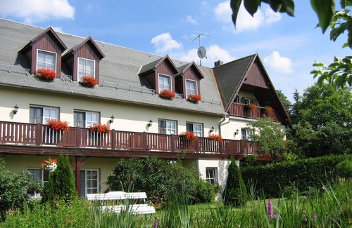 Diera-Zehren Apartment | Ruhige Ferienwohnung mit Kleiner Gartenterrasse