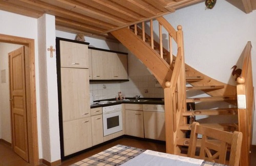 Schwarzenbach Apartment | Ruhige Ferienwohnung (84qm) mit schönem Balkon und Gartenblick