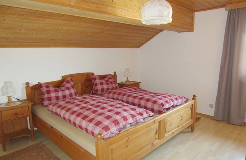 Hartkirchen Apartment | Ruhige Ferienwohnung mit überdachtem, großzügigen Balkon