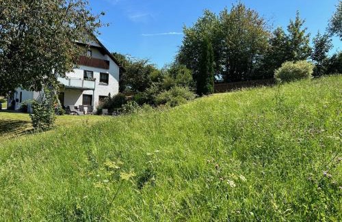 Vohenstrauss Apartment | Ruhige Ferienwohnung mit Terrasse für 2 Personen