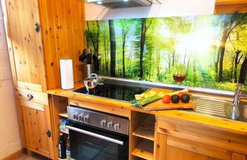 Katzweiler Apartment | Ruhige Ferienwohnung mit Garten am Fluss