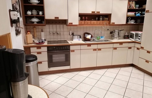 Dortmund Apartment | Ruhige, Renovierte Ferienwohnung im Grünen auf Feuerland -dortmund-