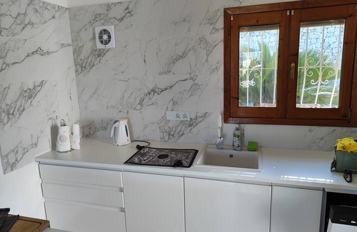 Benitachell House | Ruhiges Ferienhaus für bis zu 4 Personen mit Privatem Garten zu Vermieten
