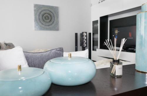 Aveiro House | Ruhiges Modernes Haus Parkplatz WLAN Whirlpool