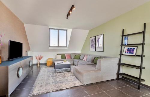 Begijnhof's Wijk Apartment | Ruim 3 slaapkamer appartement met parking nabij NATO