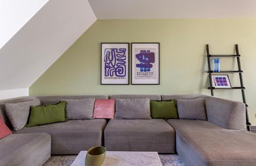 Begijnhof's Wijk Apartment | Ruim 3 slaapkamer appartement met parking nabij NATO