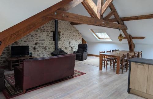 Soubrebost Apartment | Ruim appartement dichtbij Bourganeuf