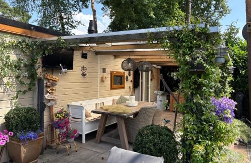 Markelo Apartment | Ruim chalet op een 5 sterren camping