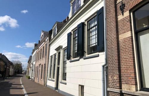 Municipality of Culemborg Villa | Ruime boerderij met haard, pooltafel en veranda