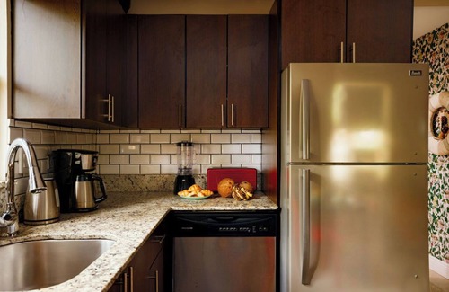 Poinsettia Heights House | Rum Locker 1 King | 2 Twins | Private | Sleeps 4