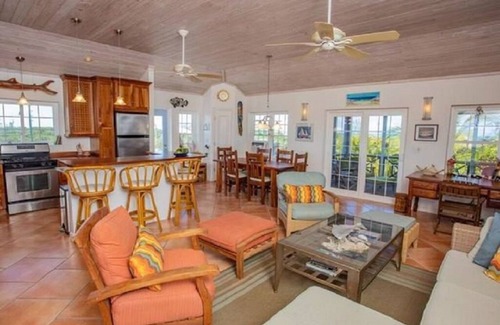 Staniel Cay House | Rum Punch on Staniel Cay