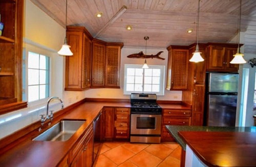 Staniel Cay House | Rum Punch on Staniel Cay