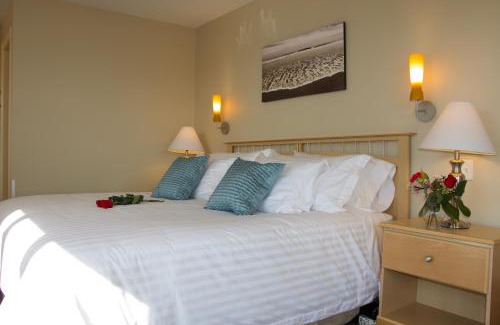 Lunenburg Waterfront Hotel | Rum Runner Inn