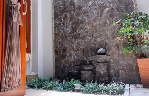 Catur Tunggal House | Rumah 4 Kamar Full Ac Nyaman dekat Ambarukmo plaza