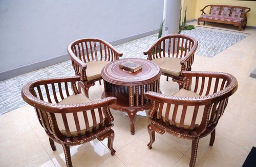 Kalipuro House | Rumah Eyang Guest House
