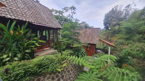 Tua Villa | RUMAH KAYU MATARAJA VILLA - TABANAN
