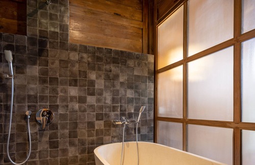 Lodtunduh Resort | RUMAH KAYU RESORT