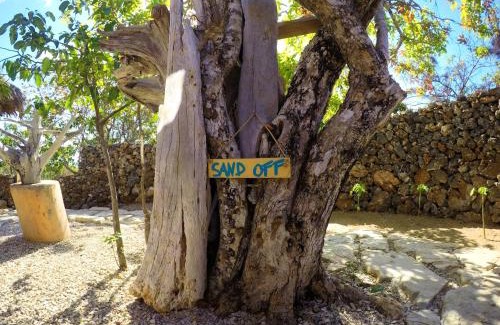 Rote Island Villa | Rumah Pampa at Pachamama