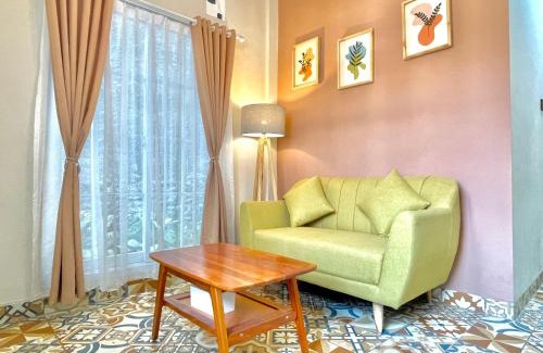 Banjarasri House | Rumah Paron Homestay Barat