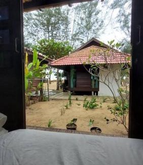 Kampung Ru Muda Ski Chalet | Rumah Seraya@Zaki’s Residence, Marang, Terengganu