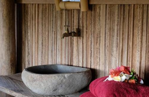 Rote Island Villa | Rumah Tinggi at Pachamama