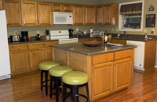 Lake Lure House | Rumbling Bald Resort @ Lake Lure/Golf Cart/Paddle Board. Low cleaning fees.