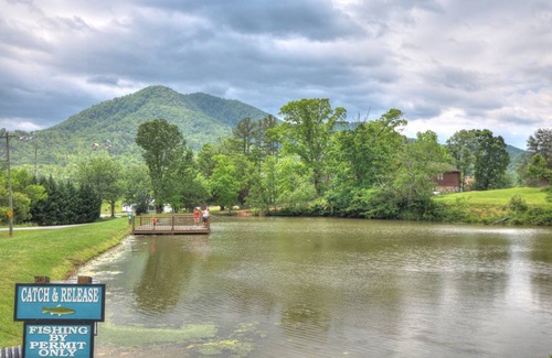 Gatlinburg - Pigeon Forge Cabin | Run to the Hills