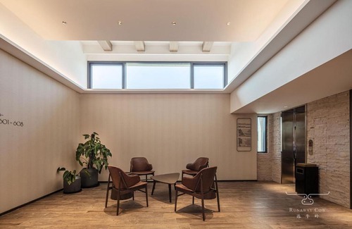 Laishan Hotel | Runaway Cow Winery Retreat
