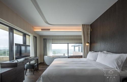 Laishan Hotel | Runaway Cow Winery Retreat