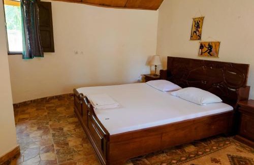 Comoe House | Rundbungalow auf Lionsrest