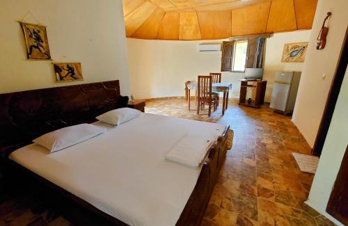 Comoe House | Rundbungalow auf Lionsrest