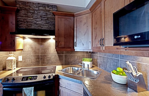 East Kootenay Condo | Rundlestone Executive Villa - Hot Tub, Seasonal Pool, Stay 3 nights - Pay for 2*