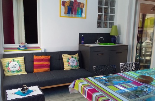 Saint-Cyprien Plage Villa | * RUNNING AND WALKING BEACH * enclosed garden * CLIM * WIFFI * PARKING *