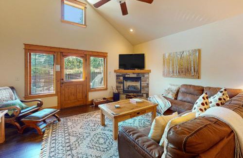 Estes Park House | Running Bear & Buffalo Run in the Rockies (Master Listing)