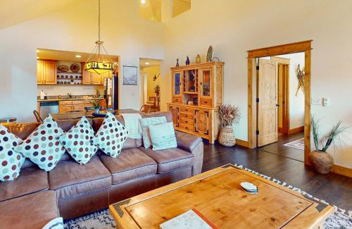 Estes Park House | Running Bear & Buffalo Run in the Rockies (Master Listing)