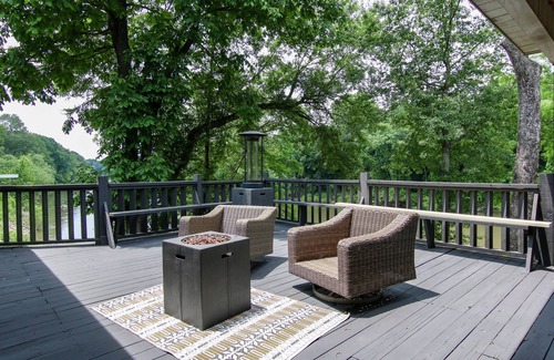 Alleene House | Running M Fish Camp: Sleeps 14 + Two Boat Slips
