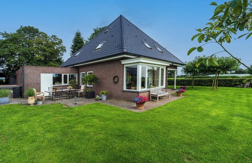 Balkbrug House | Rural accommodation and wide views in Balkbrug