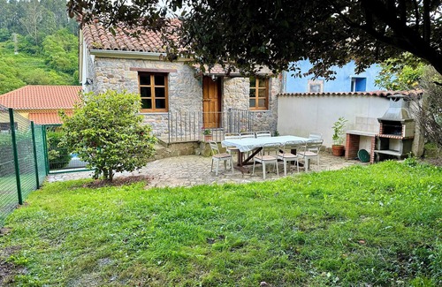 Castrillon Ski Chalet | Rural Accommodations Casa Fabián, La Tenada (Pet Friendly)