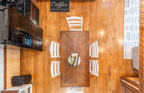 Sugarcreek House | Rural, Amish Country, sleeps 6