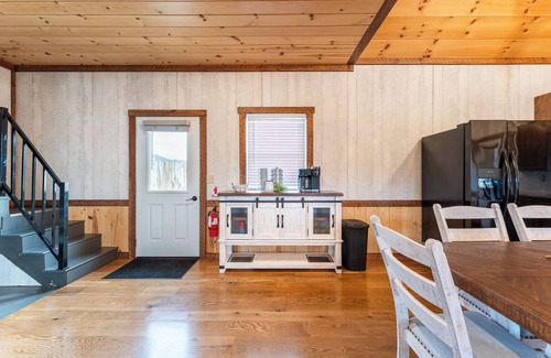 Sugarcreek House | Rural, Amish Country, sleeps 6