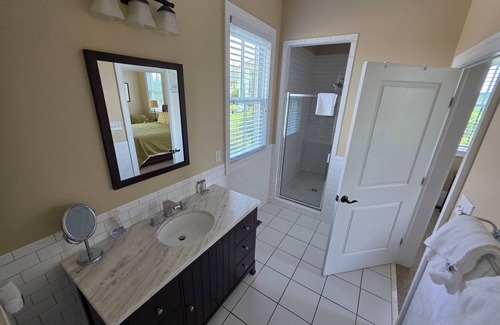Farmville Cottage | Rural and Charming 2-bedroom cottage near Hampden-Sydney and Longwood