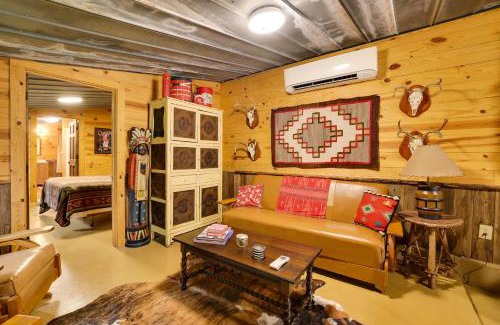 Tarpley House | Rural and Horse-Friendly Cabin about 24 Mi to Bandera!