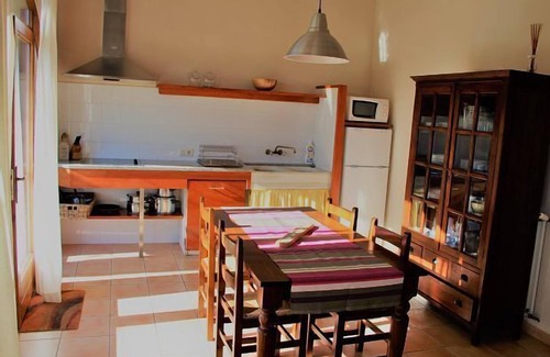 Torroella de Montgri Cottage | Rural apartment Mas D'en Bou for 4 people