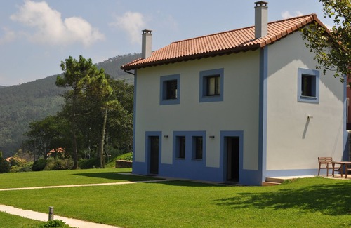 San Martin de Luina Cottage | Rural apartment Casona la Sierra for 4 people